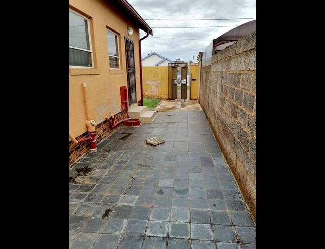 2 BEDROOM HOUSE FOR SALE IN BRAM FISCHERVILLE